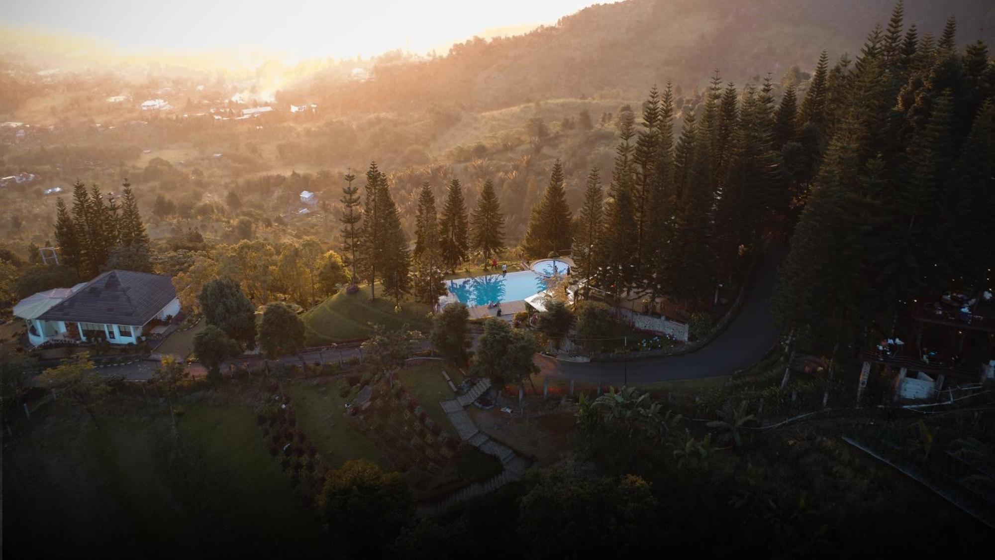 Damar Langit Resort Cisarua Luaran gambar